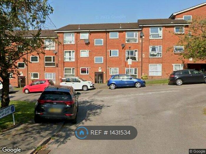 2 Bedroom Flat To Rent In Lambert Court, Bushey, WD23