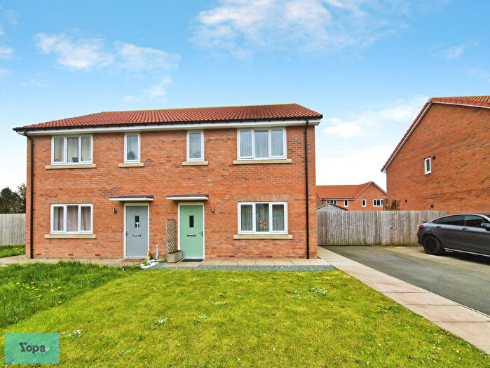 3 Bedroom Semi-Detached House For Sale In Deerlands Way, Beckingham, Doncaster, DN10
