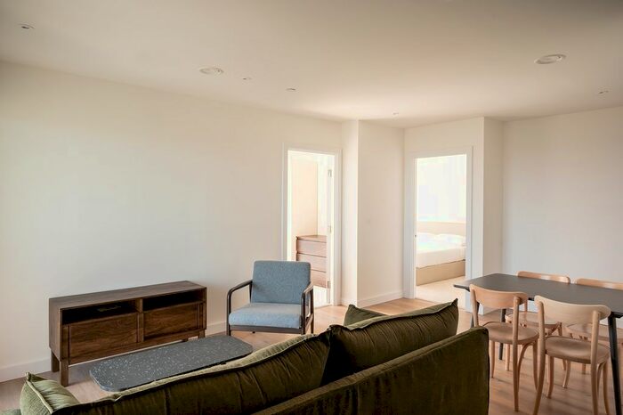 2 Bedroom Flat To Rent In Riverstone Heights, Reed Avenue, London, E3