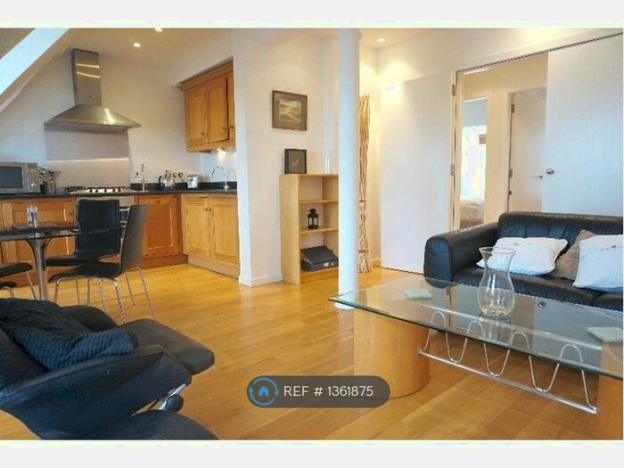 2 Bedroom Flat To Rent In Young Street South Lane, Edinburgh, EH2