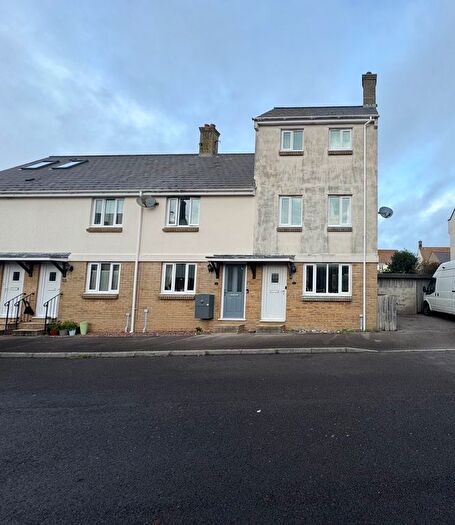 3 Bedroom End Of Terrace House For Sale In Foxglove Way, Bridport, DT6