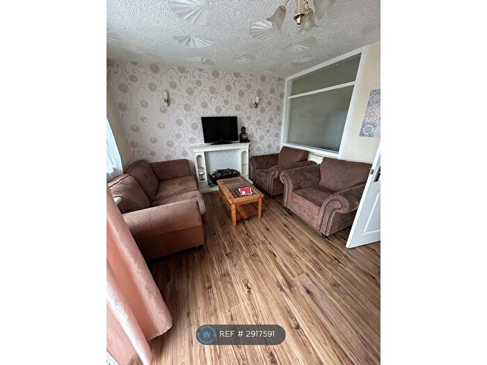 2 Bedroom Maisonette To Rent In Brown Place, Glasgow, G72