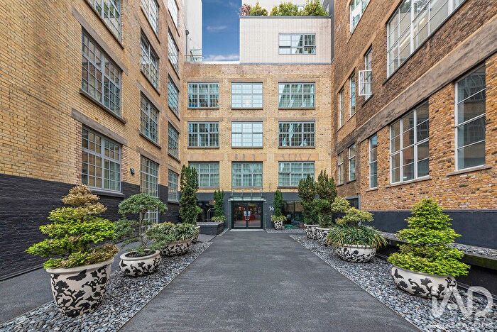 3 Bedroom Flat For Sale In Marshall Street, London, W1F