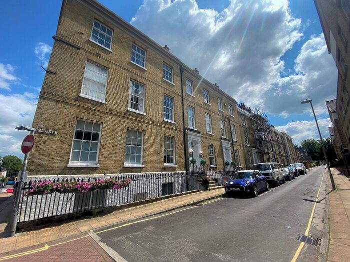 1 Bedroom Flat To Rent In St Peter Street, Winchester, SO23