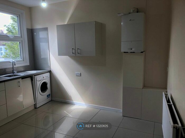 1 Bedroom Flat To Rent In St. Saviours Road, Croydon, CR0