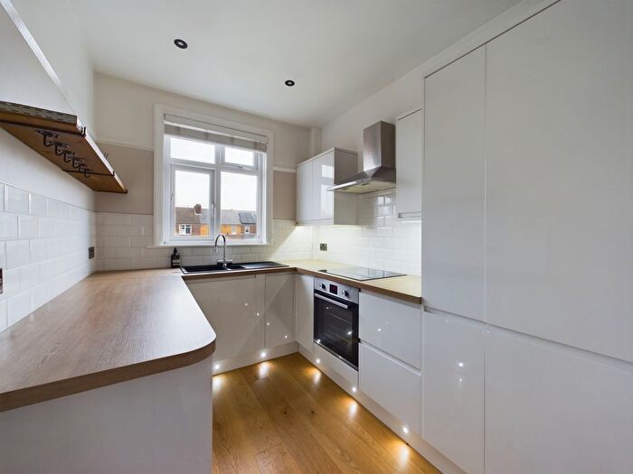 2 Bedroom Flat To Rent In Beaconsfield Avenue, Cosham, Portsmouth, PO6