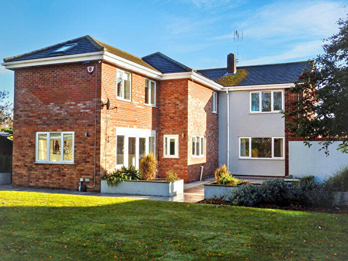 5 Bedroom Detached House For Sale In Lowestoft Road, Gorleston, Great Yarmouth, NR31