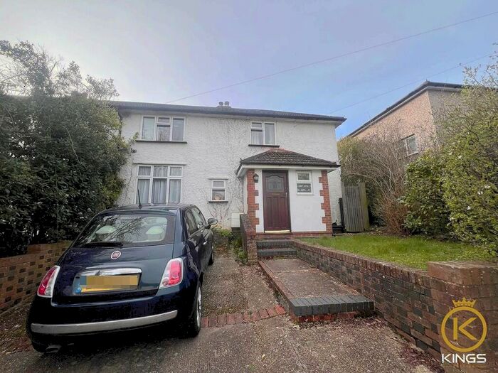 4 Bedroom Detached House To Rent In The Oval, Guildford, GU2