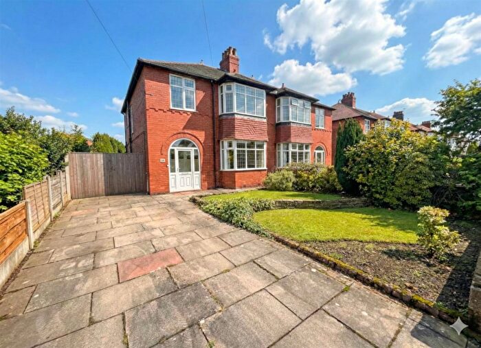 3 Bedroom Semi Detached House For Sale In Temple Road, Sale, M33