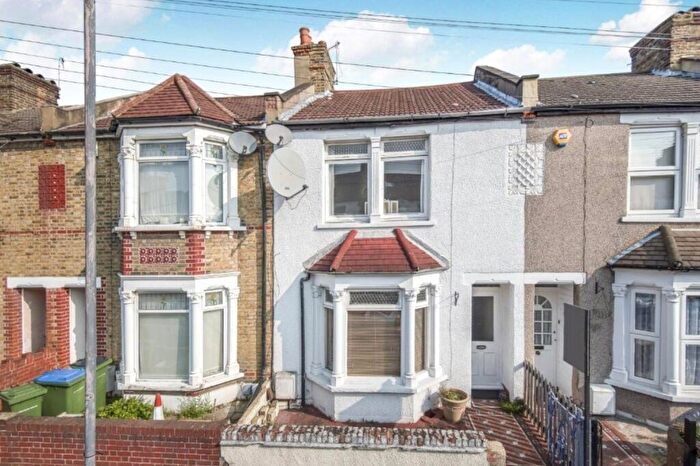 3 Bedroom Terraced House For Sale In Federation Road, London, SE2