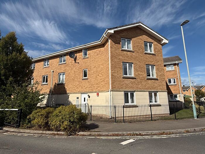 2 Bedroom Flat To Rent In Banyard Close, Cheltenham, GL51