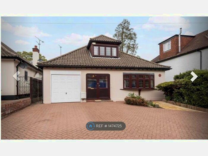 Studio To Rent In Bedford Road, London, E18