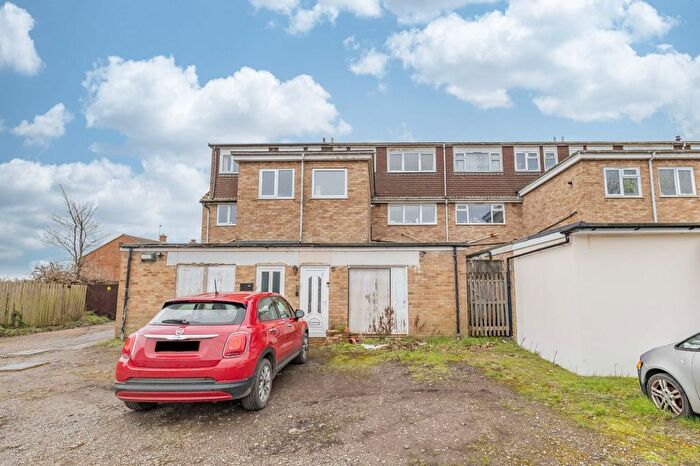 3 Bedroom Maisonette For Sale In Hoades Wood Road, Sturry, Canterbury, Kent, CT2