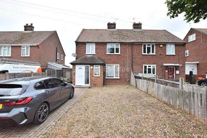 3 Bedroom Semi-Detached House To Rent In Hartland Road, Reading, RG2