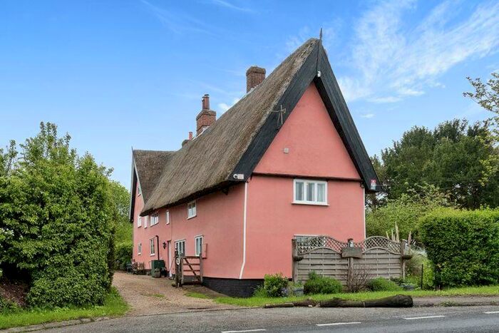 3 Bedroom Semi-Detached House For Sale In Norwich Road, Stowmarket, IP14