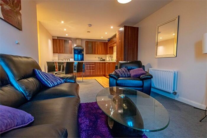 2 Bedroom Apartment To Rent In Ffordd James Mcghan, Cardiff, CF11