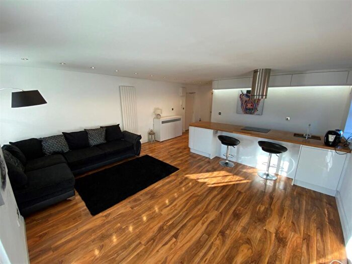 2 Bedroom Flat For Sale In Potato Wharf, Castlefield, Manchester, M3