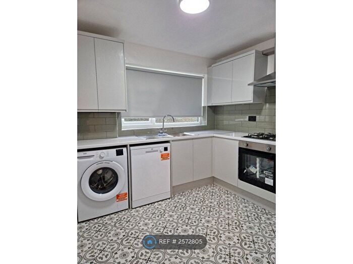 2 Bedroom Flat To Rent In Cambridge Road, London, W7