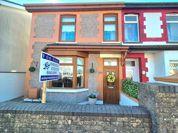 3 Bedroom Semi-Detached House For Sale In The Avenue, Porth, CF39