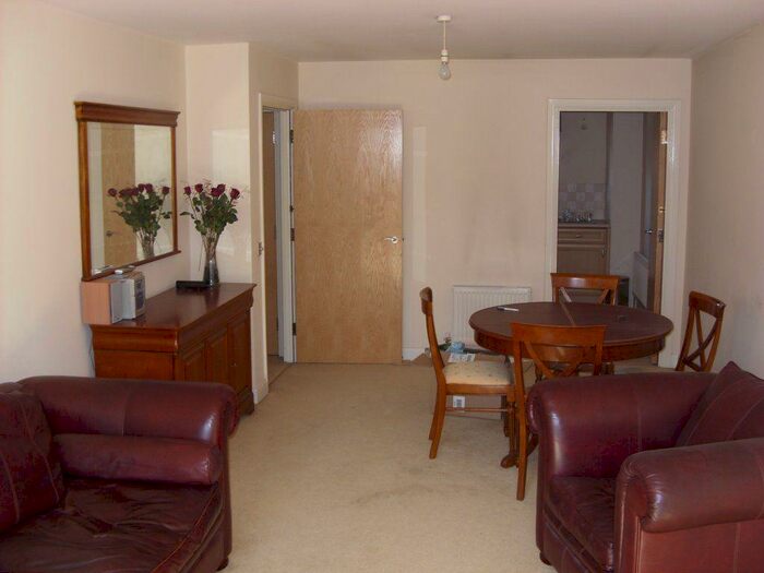 2 Bedroom Flat To Rent In Bournbrook Court, Bristol Road, B5