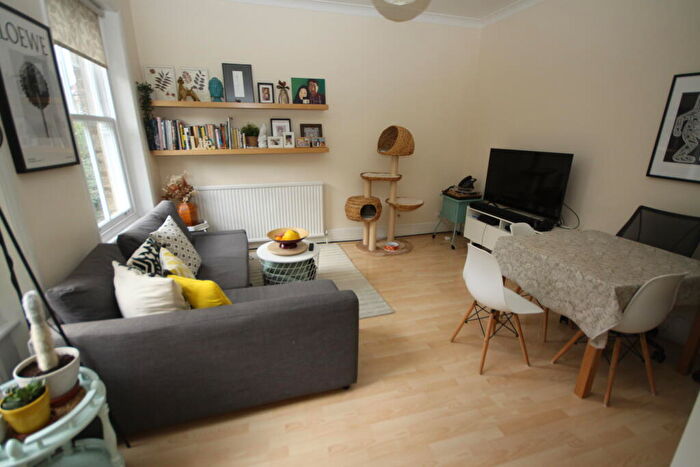 2 Bedroom Flat To Rent In Bennett Park, SE3