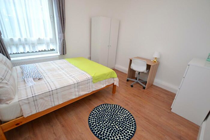 4 Bedroom Flat To Rent In Shandy Street, London, E1