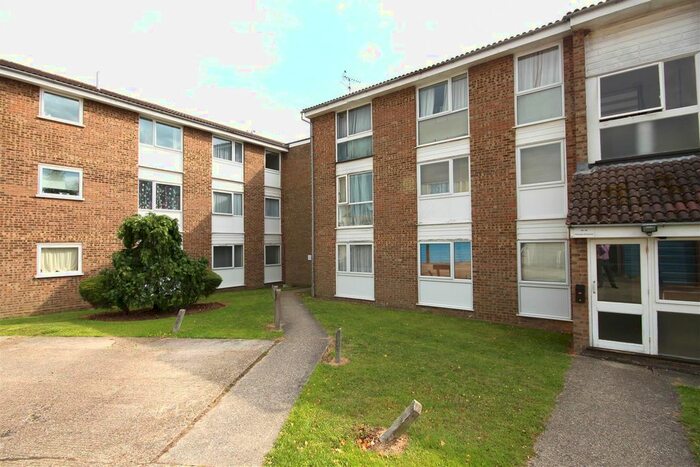 2 Bedroom Flat To Rent In Foxglove Way, Springfield, Chelmsford, CM1