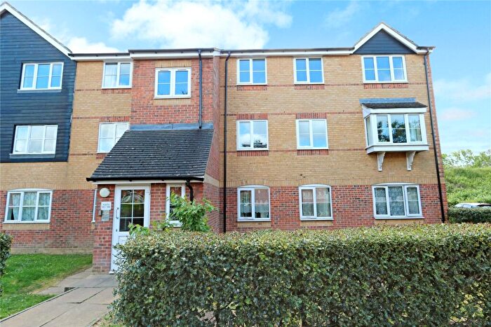 2 Bedroom Flat For Sale In Donald Wood Gardens, Surbiton, KT5
