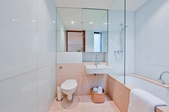 2 Bedroom Flat To Rent In Latitude House, Camden, London, NW1