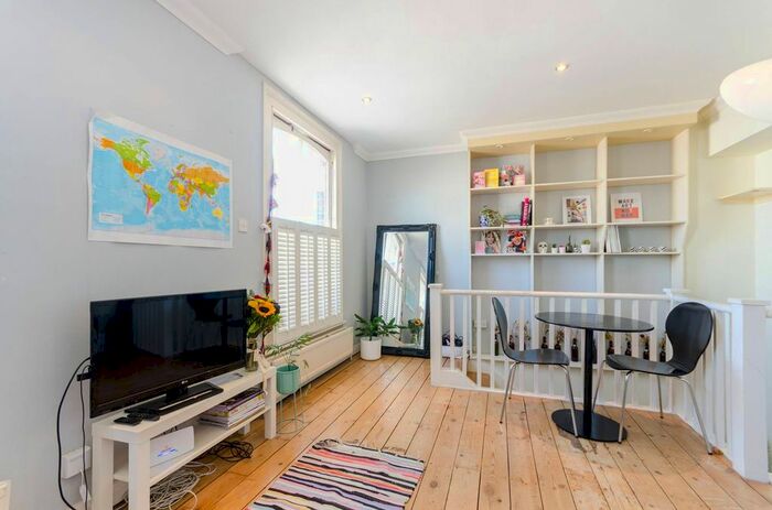 2 Bedroom Flat To Rent In Killyon Terrace, Clapham Old Town, London, SW8