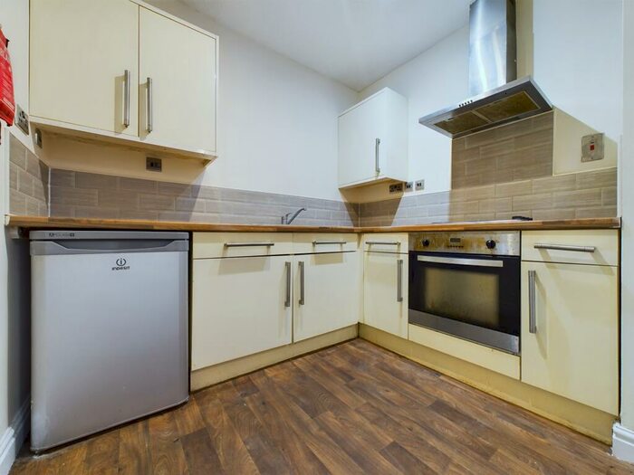 1 Bedroom Apartment To Rent In Anchor Court, Anlaby Road, HU3