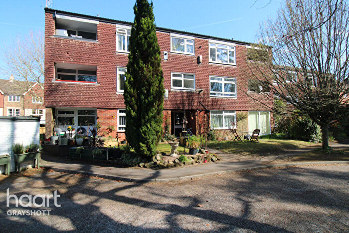 2 Bedroom Apartment For Sale In Heather Way, Hindhead, GU26