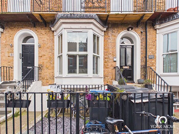 2 Bedroom Flat For Sale In Westbrook Gardens, Margate, Kent, CT9