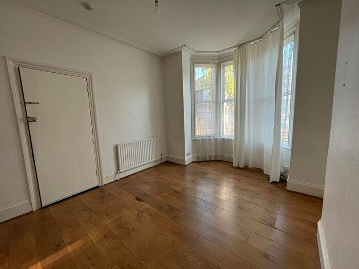 2 Bedroom Flat To Rent In Springfield Road, Tottenham, N15