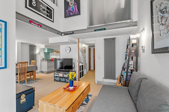 2 Bedroom Flat For Sale In Cadogan Road, Woolwich Arsenal, London, SE18