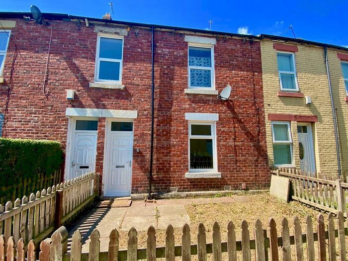 2 Bedroom Ground Flat To Rent In Derby Street, Jarrow, NE32