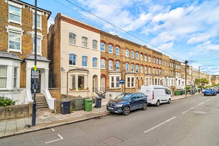 2 Bedroom Flat For Sale In Gipsy Road, Streatham, SE27