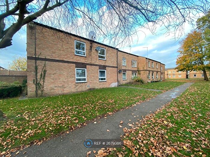 2 Bedroom Flat To Rent In Tenby Close, Cambridge, CB1