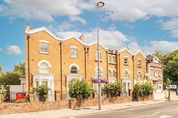 Studio To Rent In High Street, Acton, W3