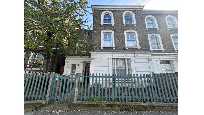 2 Bedroom Flat For Sale In Flat A, Manse Road, Stoke Newington, London, N16