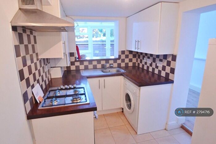 2 Bedroom Flat To Rent In London, London, SE15