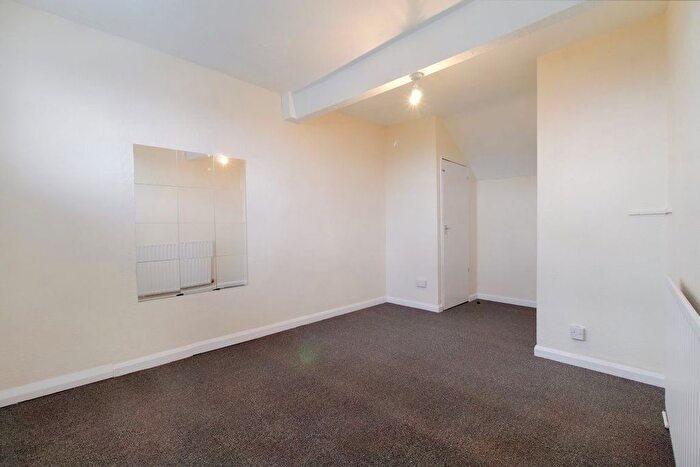 3 Bedroom Flat To Rent In Montpelier Road, Dunkirk, Nottingham, NG7