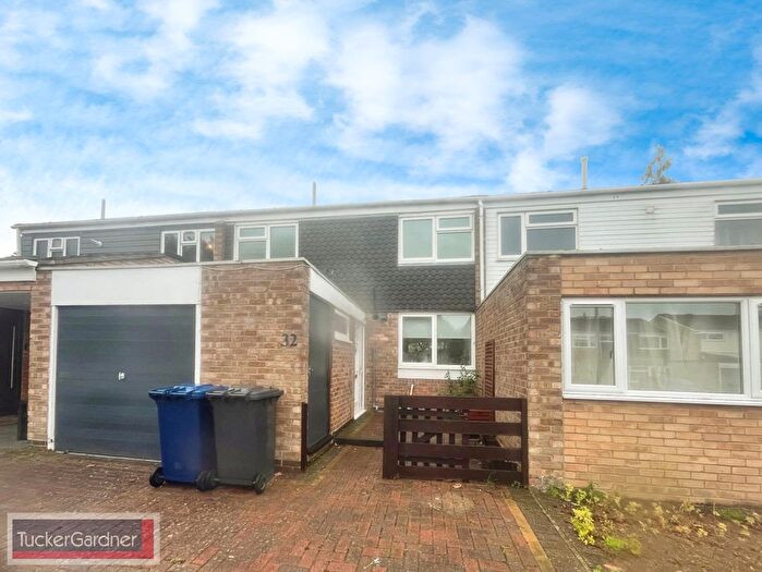 3 Bedroom Semi-Detached Bungalow To Rent In Wakelin Avenue, Cambridge, CB22