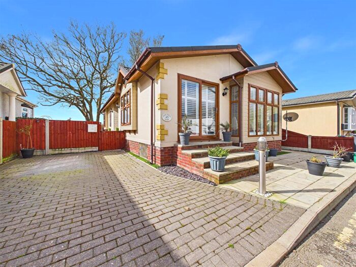 2 Bedroom Park Home For Sale In Clacton Road, Weeley, CO16