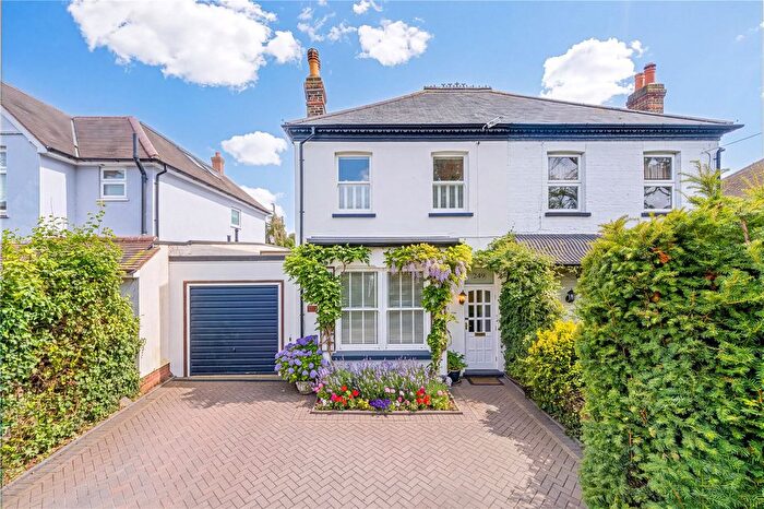 4 Bedroom Semi Detached House For Sale In Hanworth Road, Hampton, London, TW12