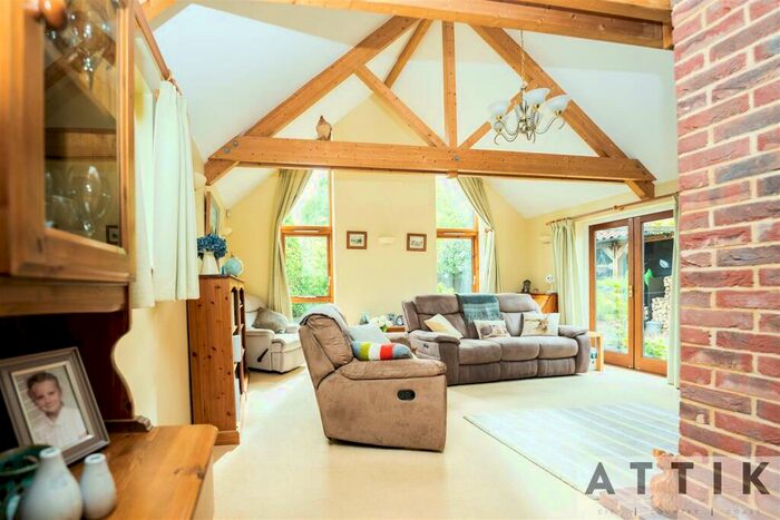 3 Bedroom Detached Bungalow For Sale In Skinners Lane, Metfield, IP20