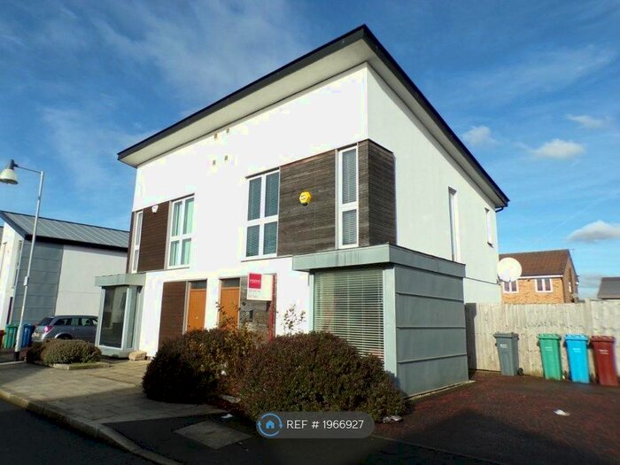 3 Bedroom Semi-Detached House To Rent In Athletes Way, Manchester, M11