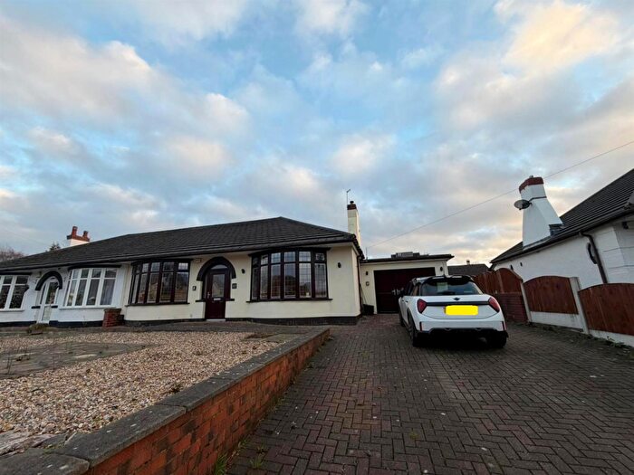 2 Bedroom Semi-Detached Bungalow For Sale In Mossley Road, Ashton-Under-Lyne, OL6