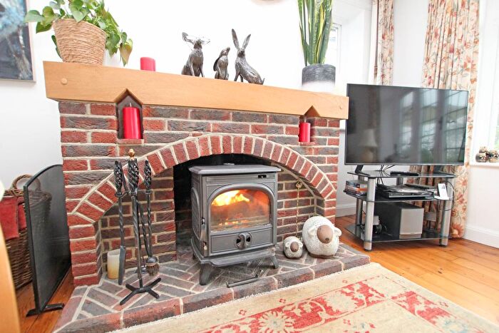 4 Bedroom Detached House For Sale In The Close, Off Huggetts Lane, Eastbourne, BN22