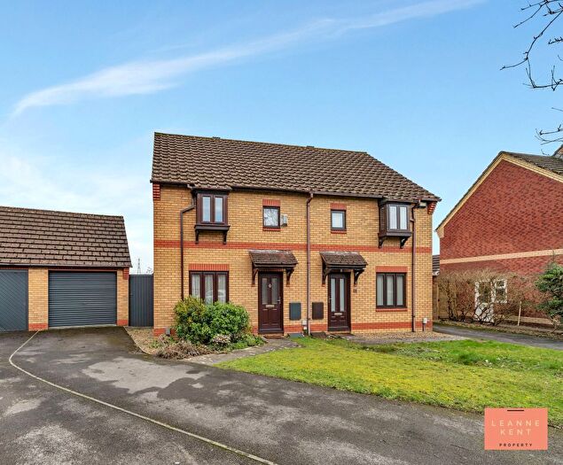 3 Bedroom Semi Detached House For Sale In Firstbrook Close, Cardiff, CF23